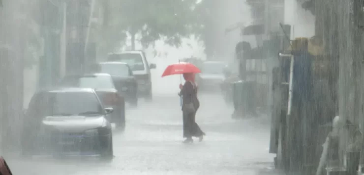 Tempestades atingem com força o Sudeste e o Centro-Oeste, enquanto o Sul registra onda de calor. Será que este cenário pode mudar? Confira as previsões mais recentes.